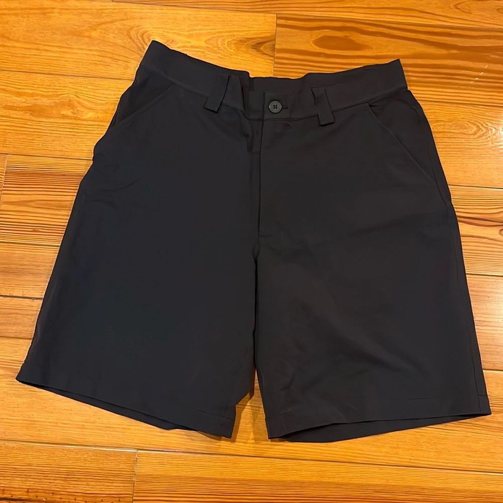 Under Armour Golf Shorts 32